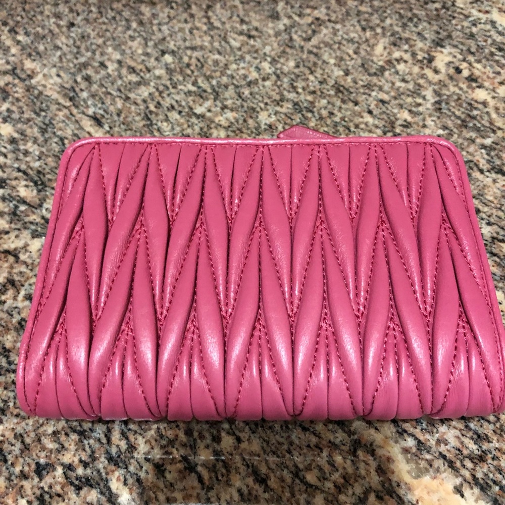 Miu Miu New Matelasse Pink Wallet - image 6